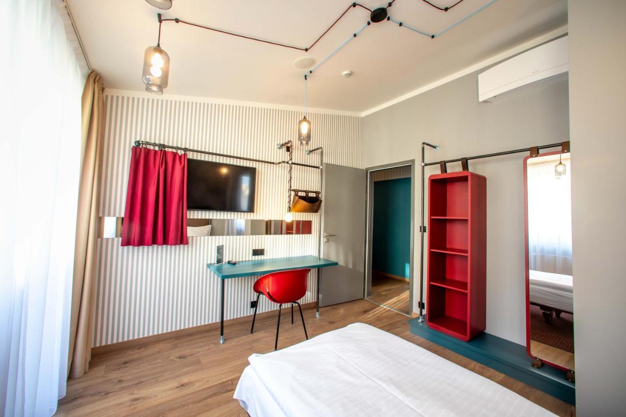 Miss Sophie'S Downtown Hotel Prague Exterior photo